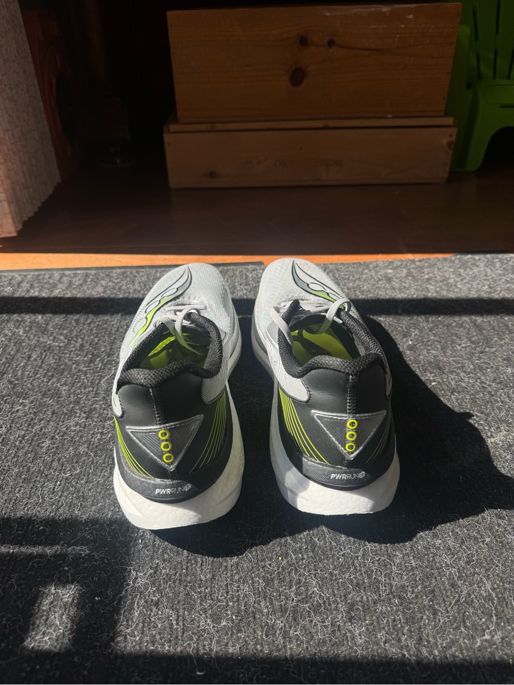 Saucony Endorphin Azura